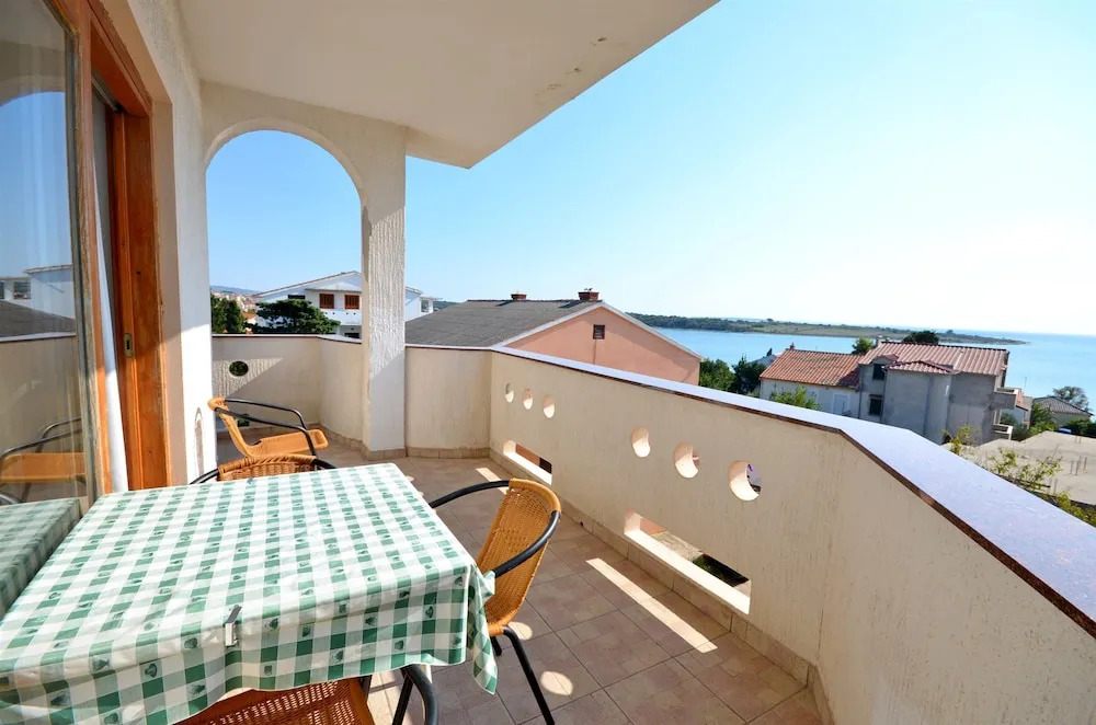Apartments and Rooms Gordana