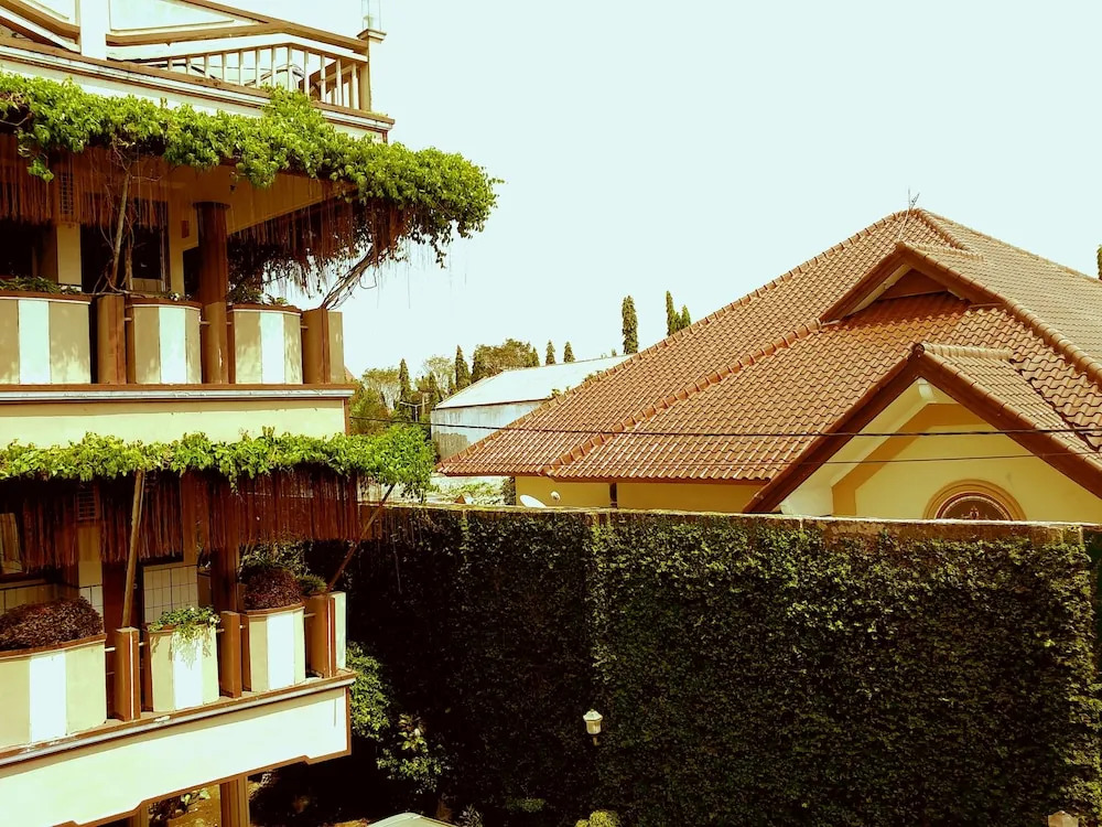 Hotel Lestari Near Lippo Plaza Mall Jember