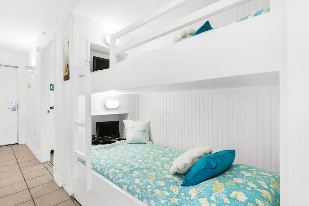 Pelican Beach Resort 505