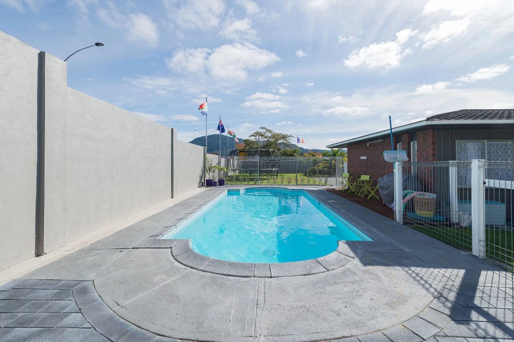 Red Rock Thermal Motel - Mineral Pool