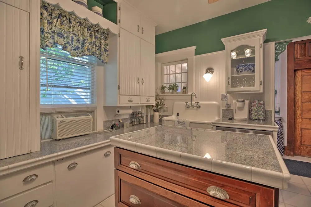 Luxe Lake Geneva Retreat in Downtown!