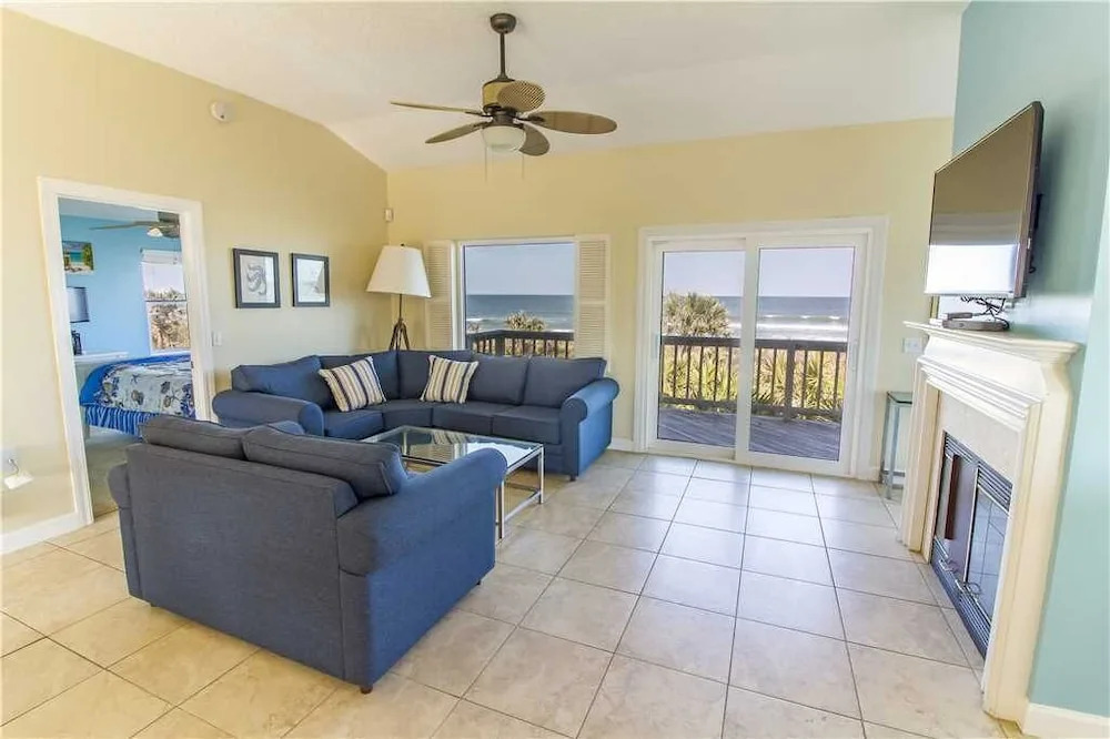 Harmony Beach House, Sleeps 11, 3 Bedrooms, Beach Front