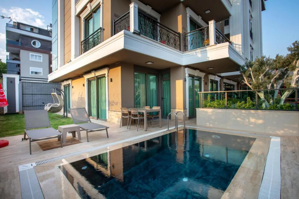 Loovox Suites