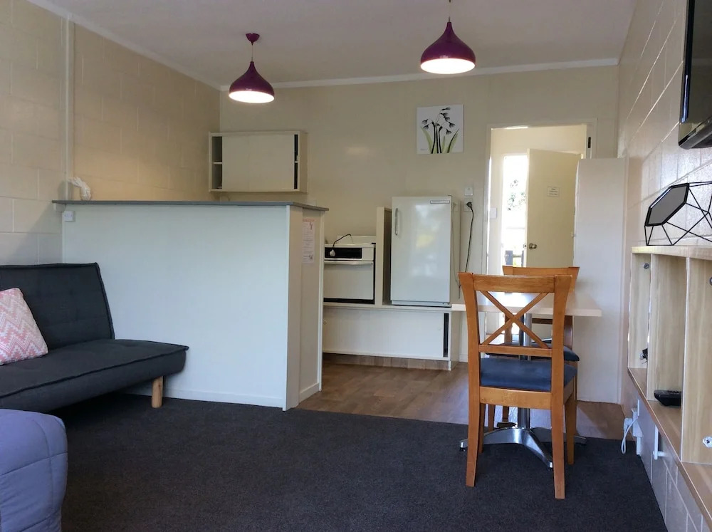 Racecourse Motel