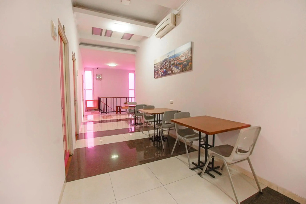 Urbanview Hotel FiFFa Kauman Malang