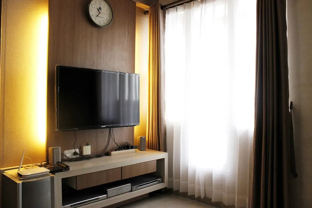 Homey 2BR Apartment at Galeri Ciumbuleuit 2 By Travelio