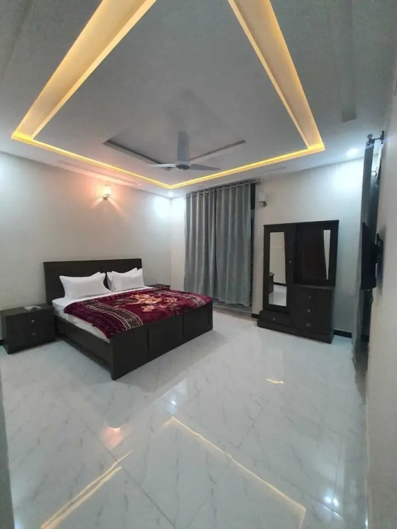 Roomph Transit Guest House