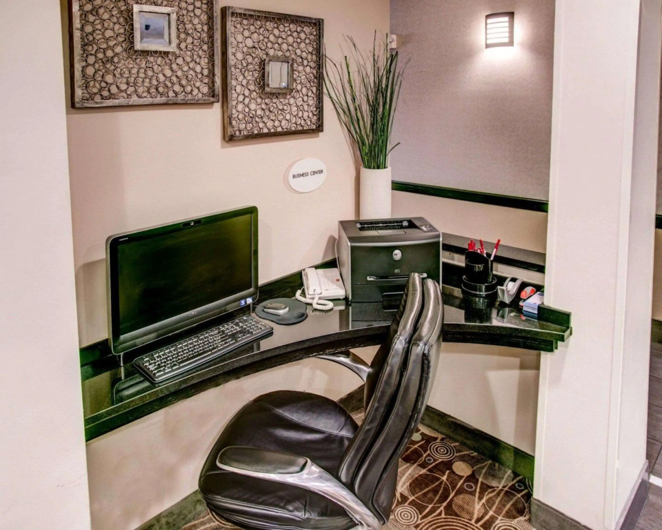 Comfort Suites Pittsburgh Airport
