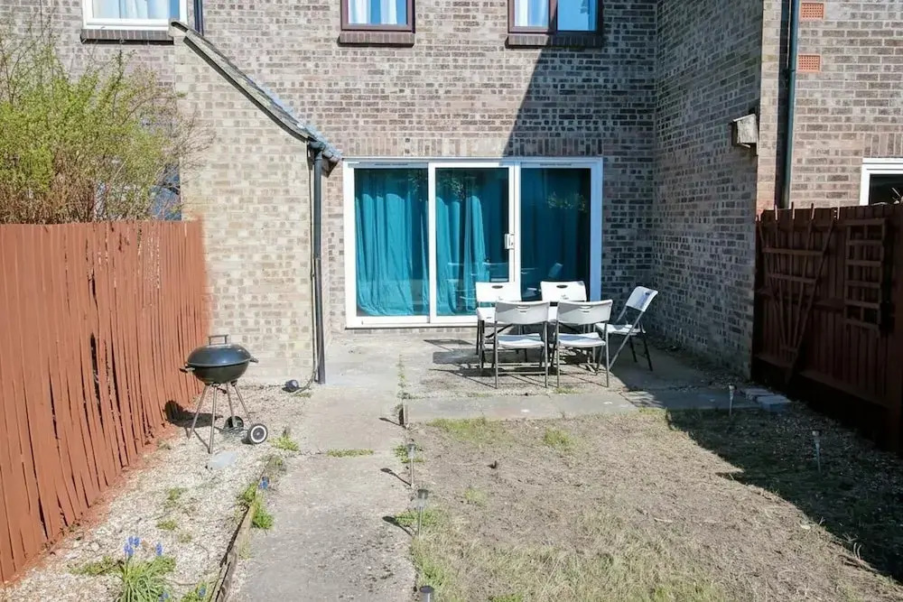 Tranquil 3B House- Sleeps 6, Garden & Free Parking