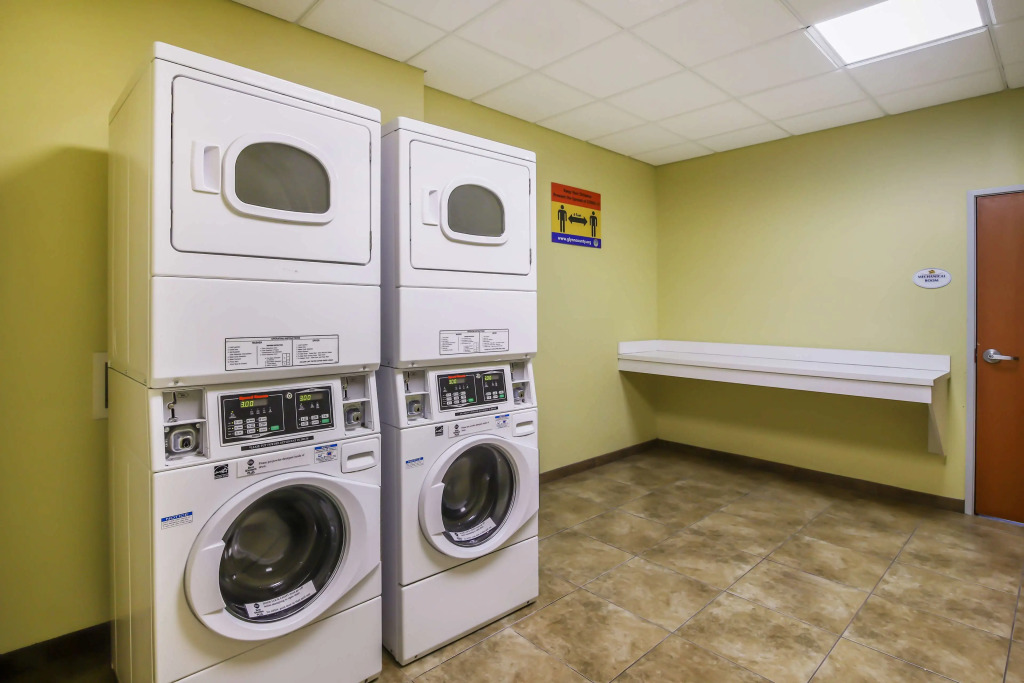 Best Western Plus Brunswick Inn & Suites