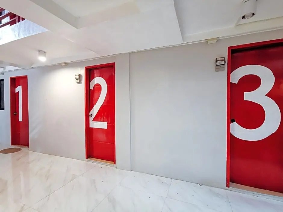 RedDoorz near Marfori Heights