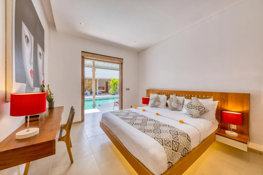 *PROMO* 4 bd Spacious villa in strategic location!