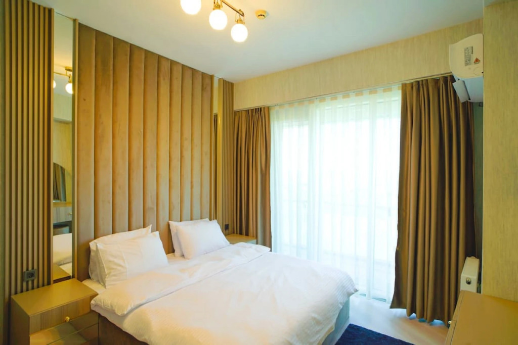 1-B Luxury Apt near Mall of IST