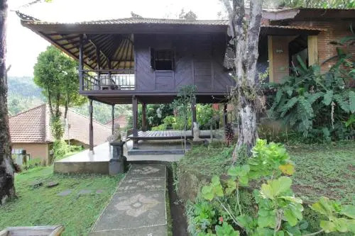 The Santrian Village
