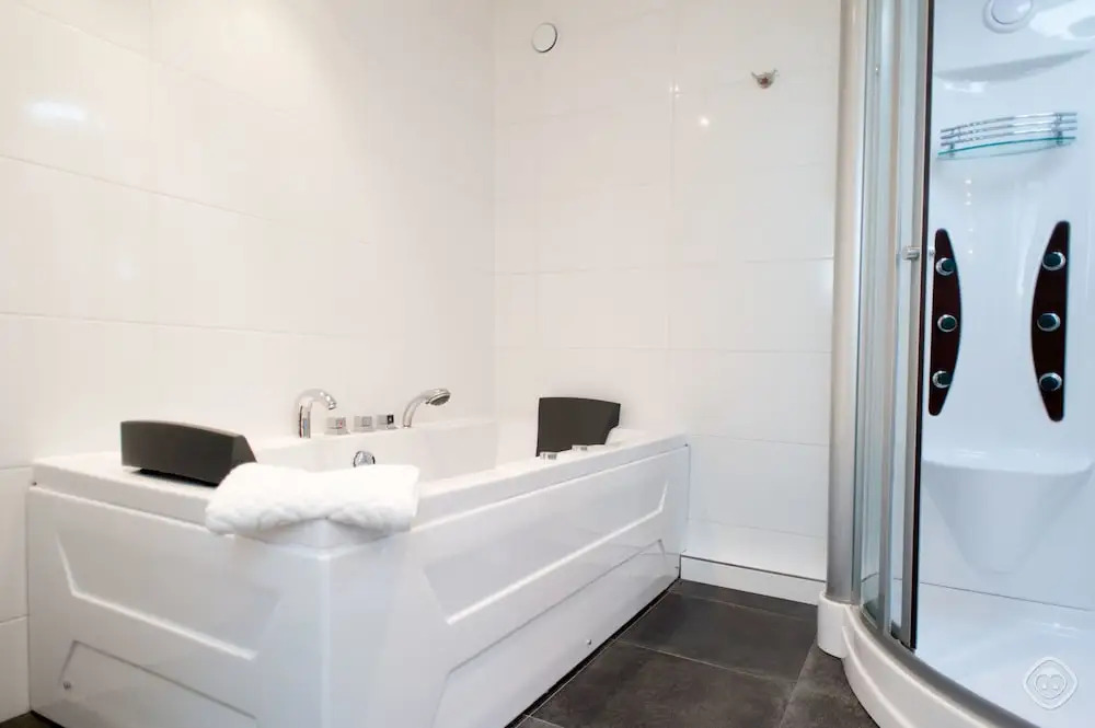 Lijnbaan Canal View Apartment