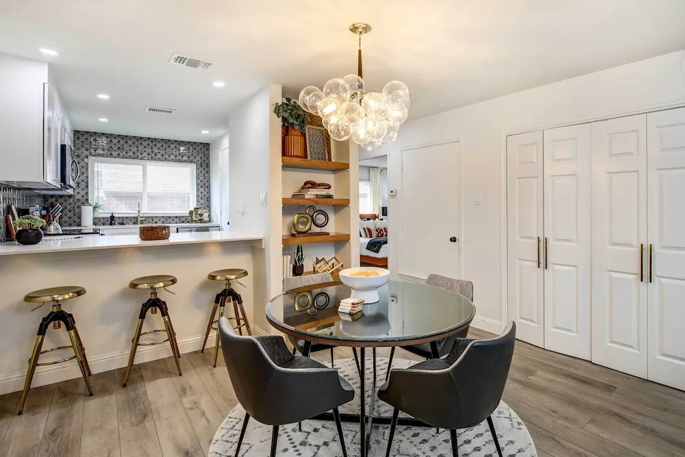 Stylish Allen Home near Watters Creek Village