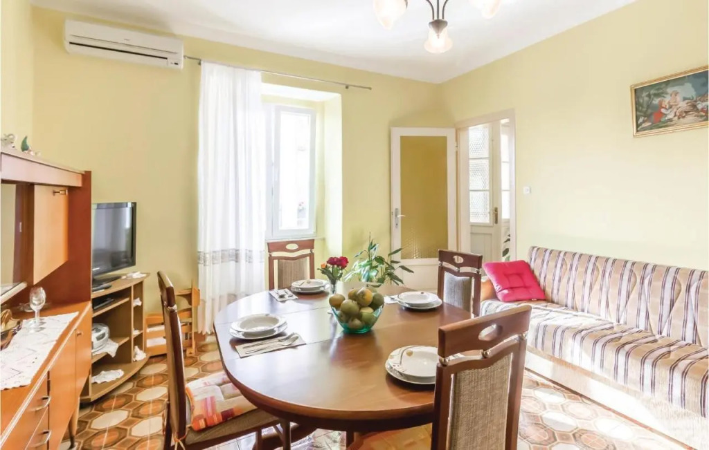Apartment Valtursko polje I