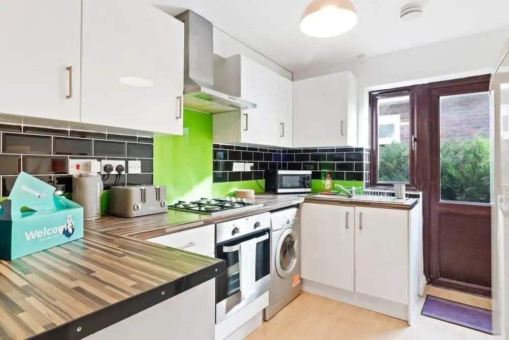 Bright 2 Bedroom House in Kennington