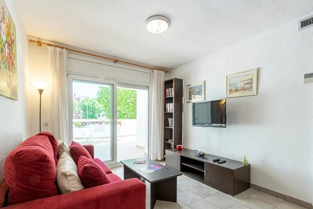 Modern Family Apartment Near Beach