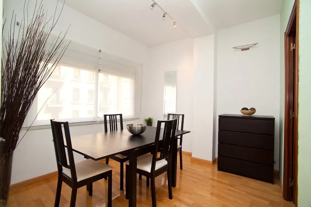 Cozy Eixample Apartment