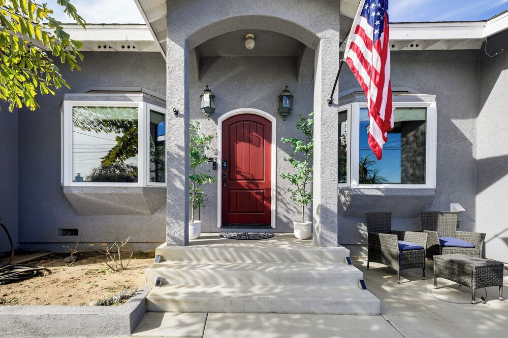 Central to Everything! San Diego Apt w/ Patio