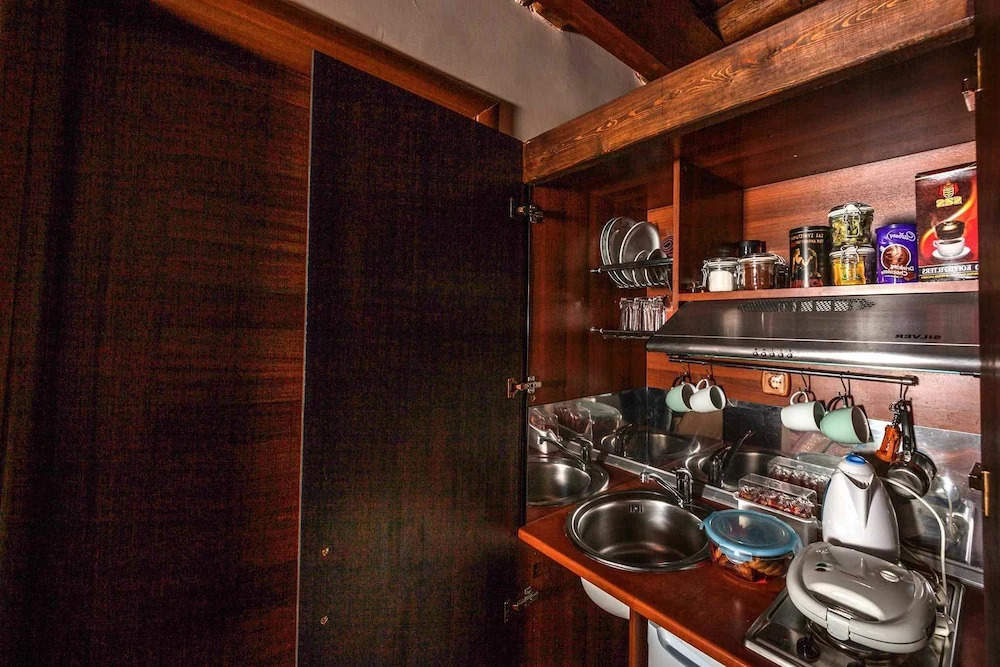 Pera Alonia Guest House