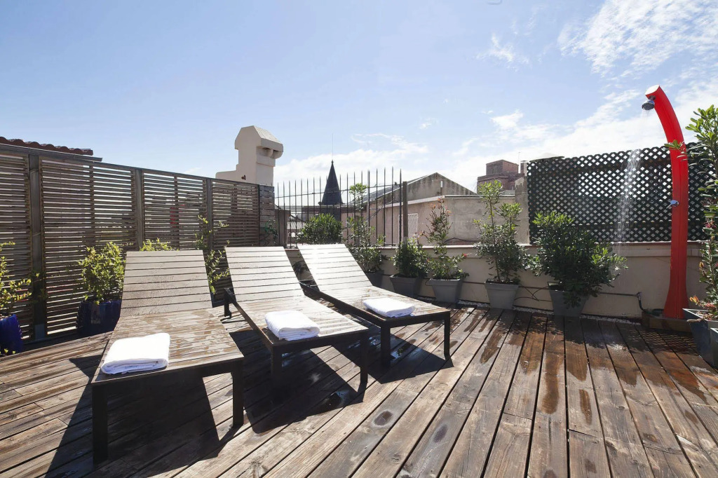 Aspasios Urquinaona Apartments
