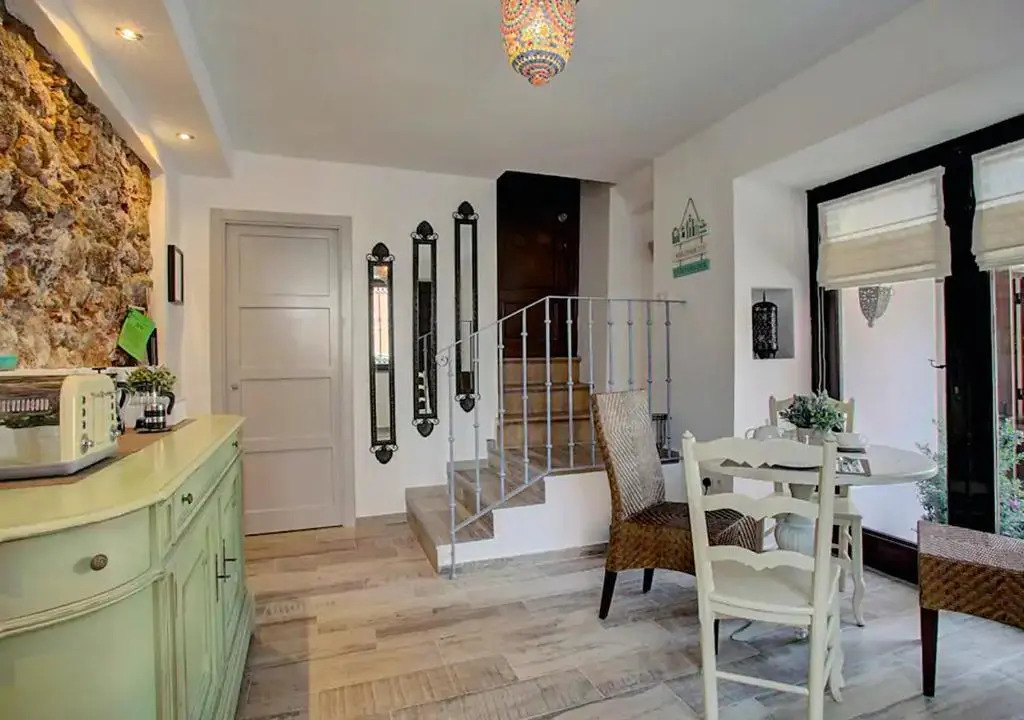 Casa Ella
