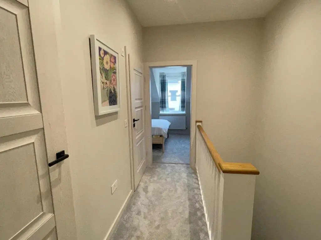 Bournemouth cottage 6mins from beach, free parking