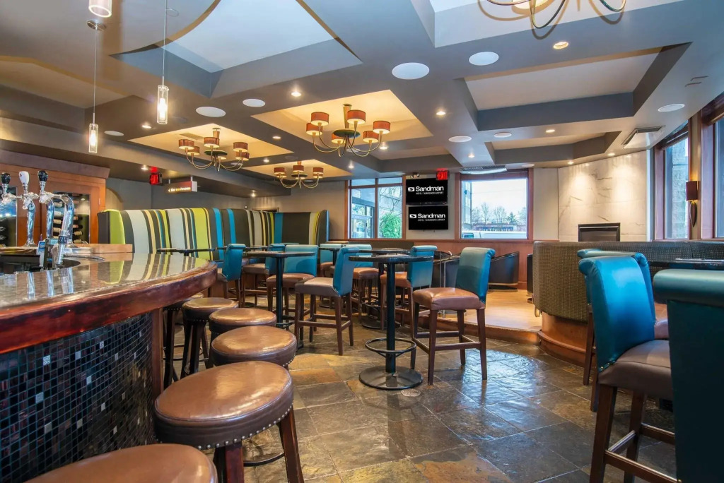 Sandman Hotel & Suites Vancouver Airport