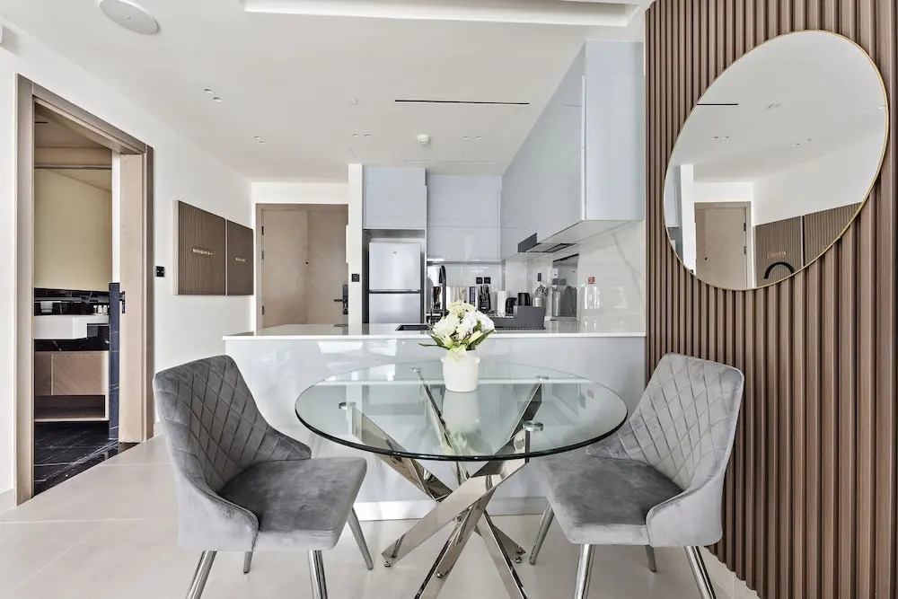 WelHome - Contemporary 1BR in Binghatti Canal & Burj Views