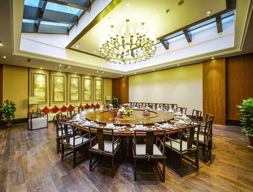 Qingshan Hotel Baotou（Yingbin Building）
