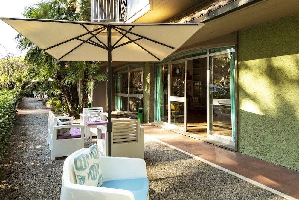 Hotel Parco dei Pini - 100mt dal Mare
