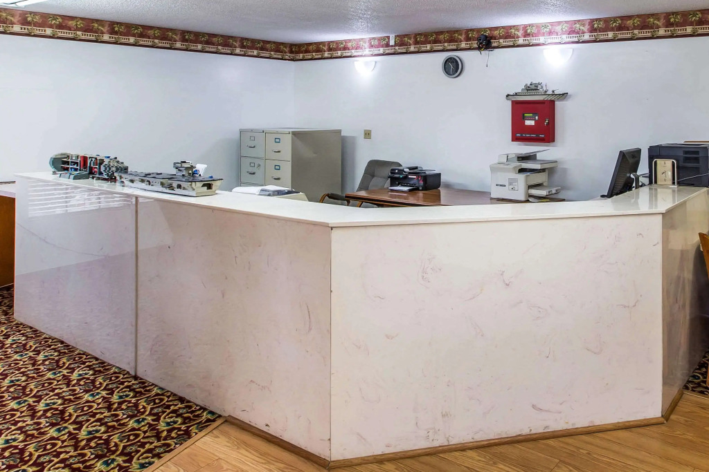 Econolodge inn & suites