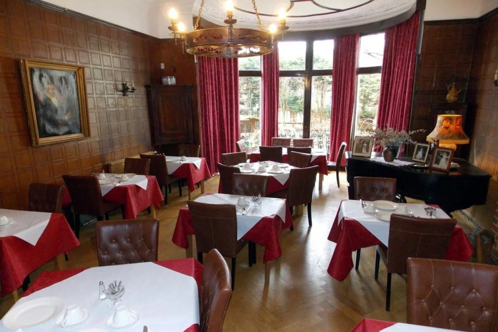 Dillons Hotel - B&B