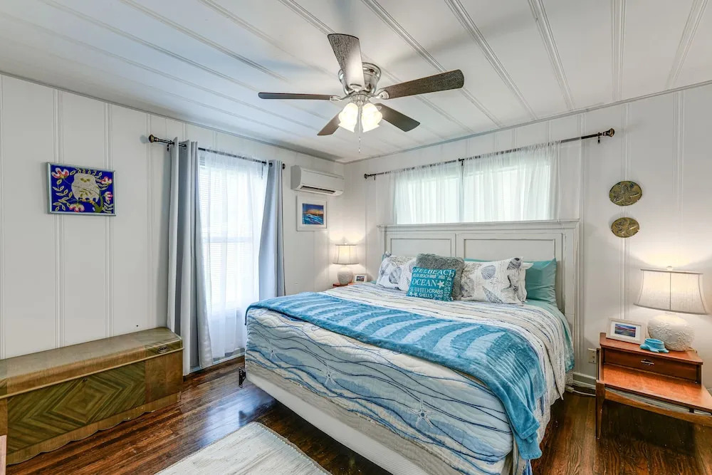 Cozy Cottage w/ Patio < 2 Mi to Rockport Beach!