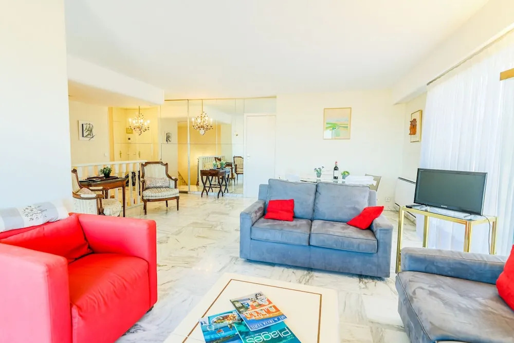 Vieil Antibes Vista AP3093 by Riviera Ho