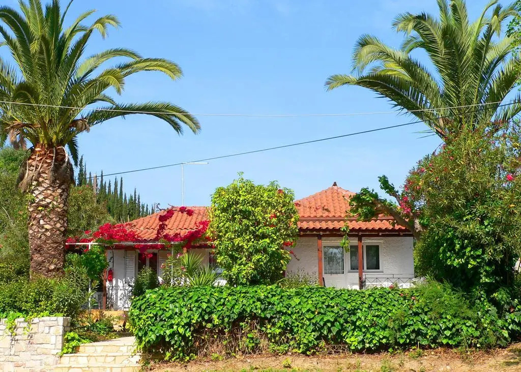 Peroulia Beach Houses
