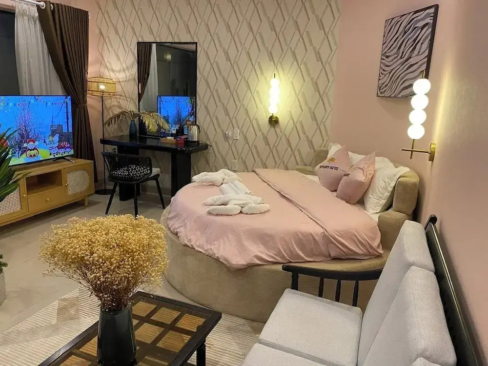 Romance Hotel