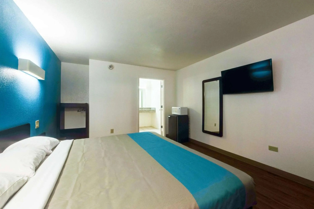 Motel 6-Kingston, TN