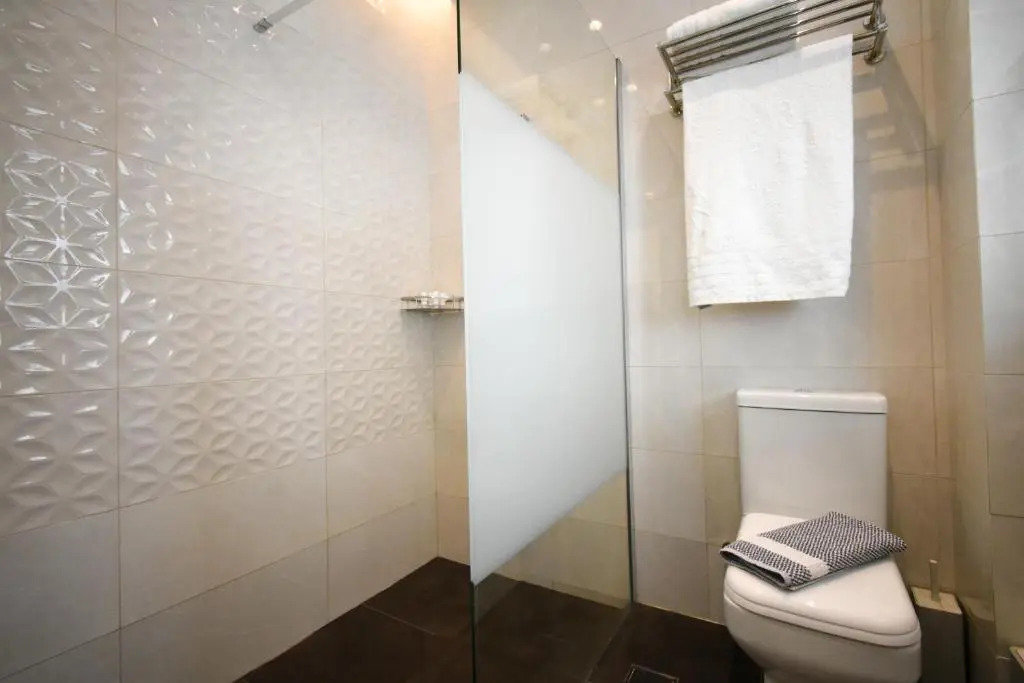 Elena Village Hotel & Suites