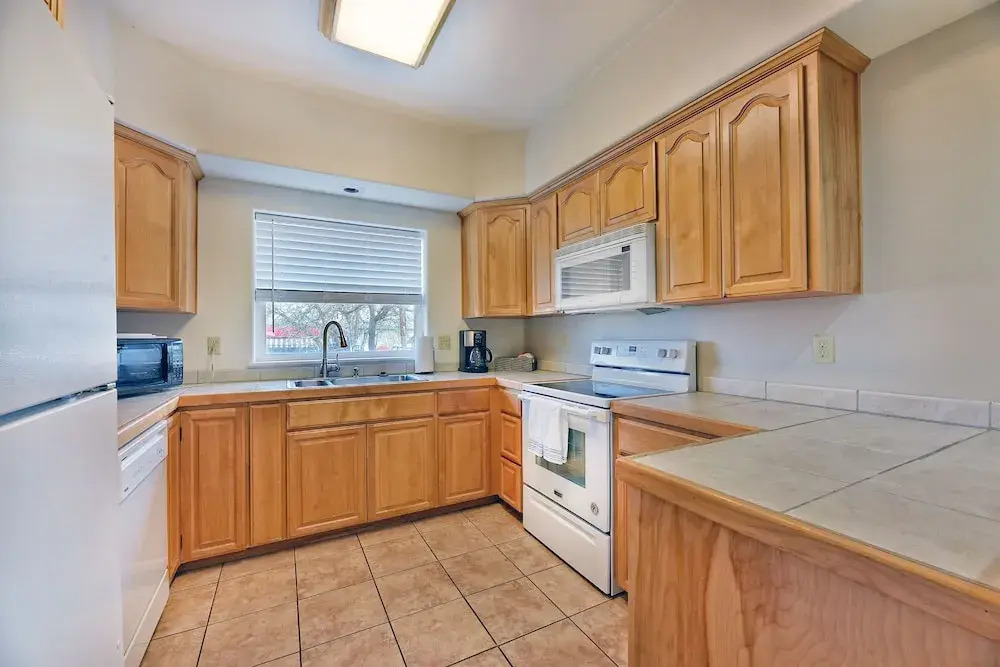 230 4th Street