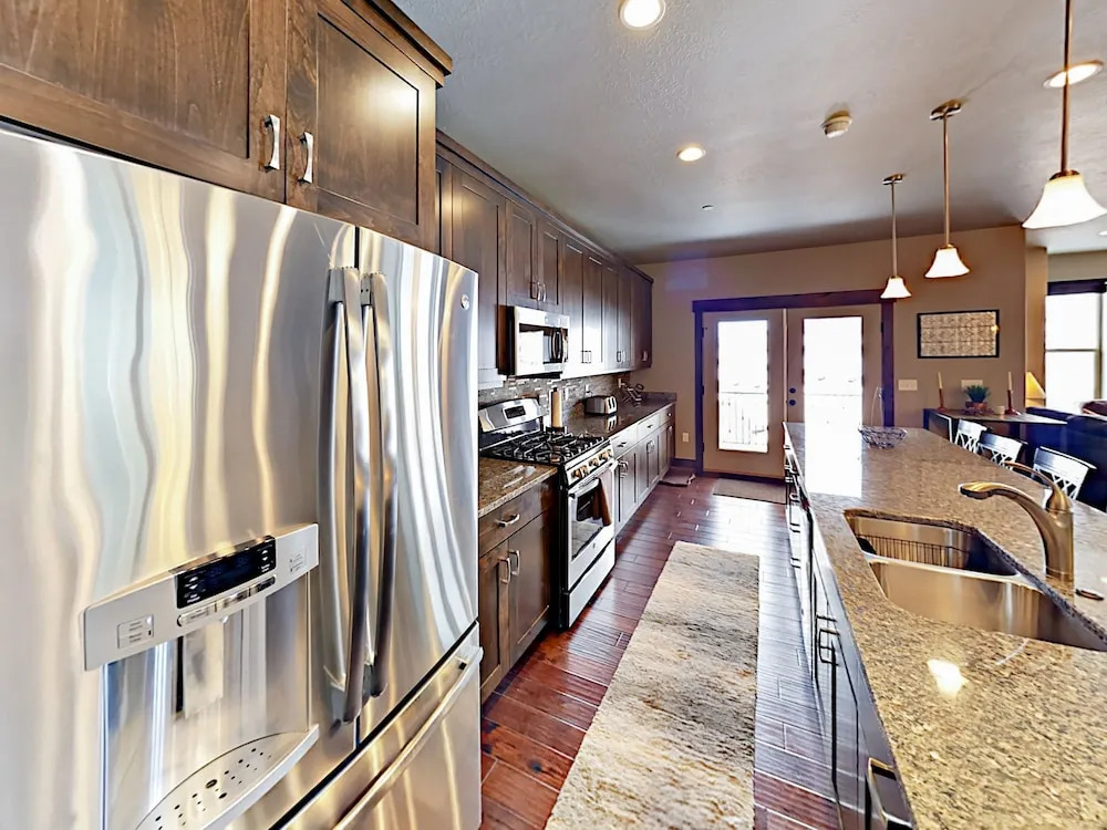 West Abigail - 4 Br Townhouse