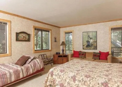 Forest Retreat Rental Cabin
