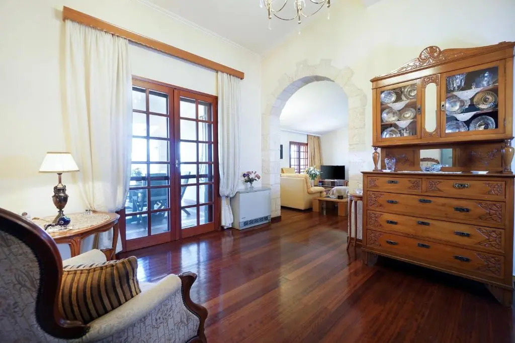 Villa Thealassa - Hanging Over the Sea by etouri