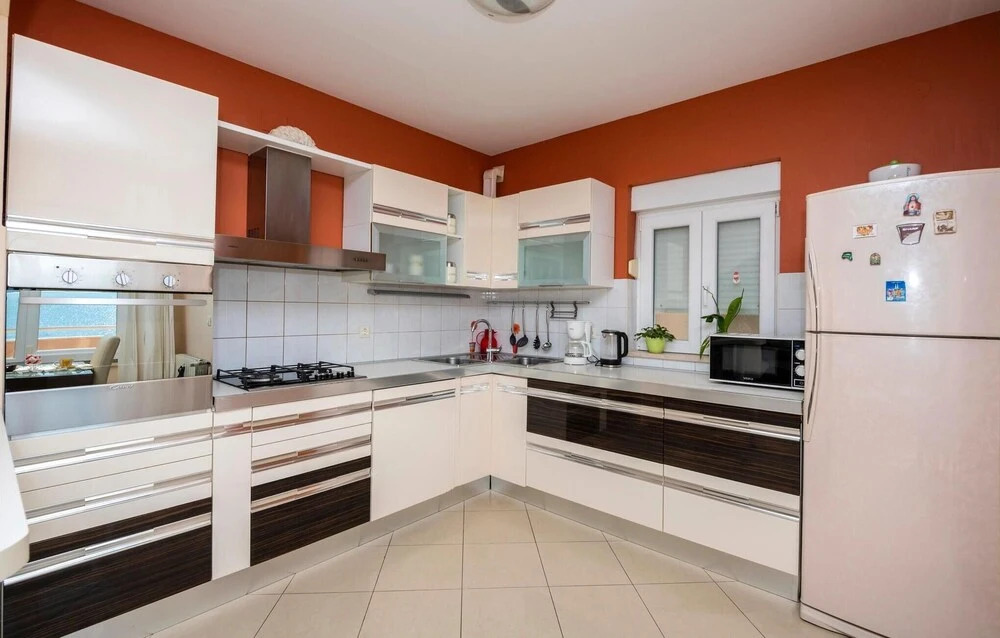 Nice Apartment in Igrane With 3 Bedrooms and Wifi