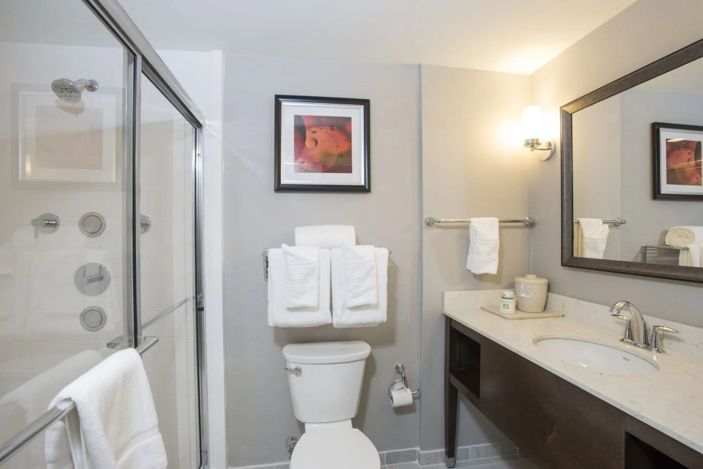 voco The Clair Cincinnati Downtown by IHG
