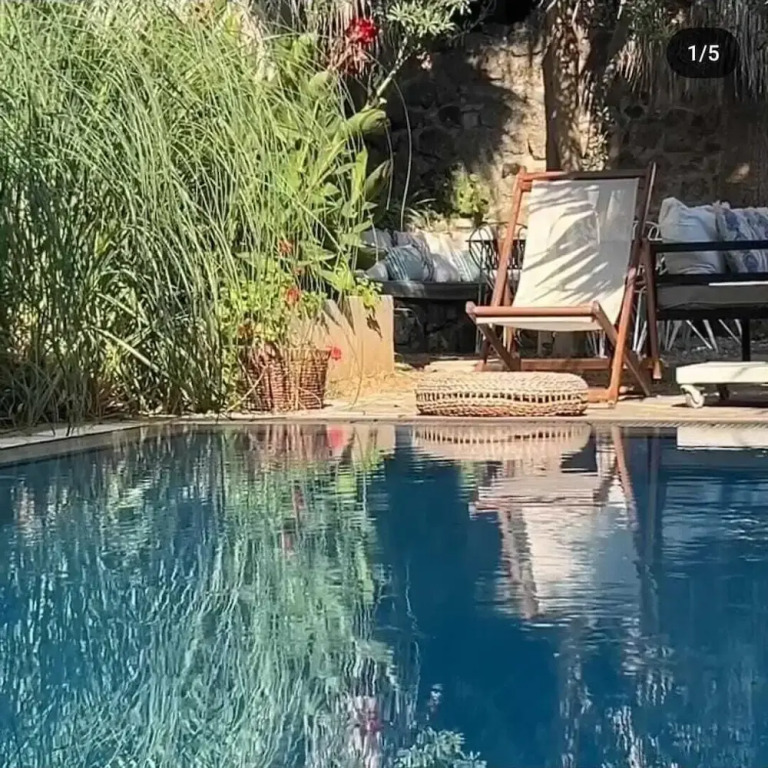 Seki̇z Oda Otel