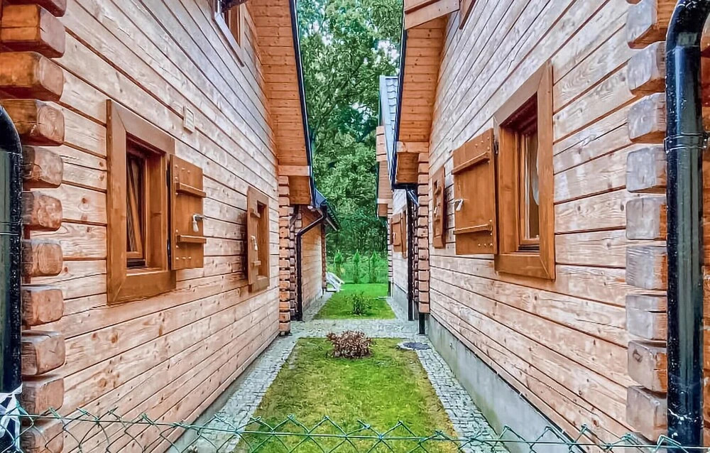 Awesome Home In Jaroslawiec With Wifi