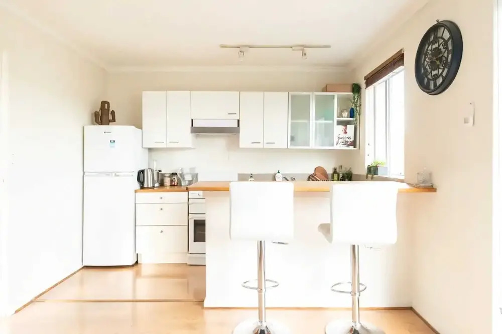 Sunny 1 Bedroom Apartment in St Kilda Near the Beach